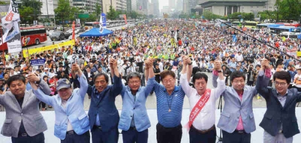 2016년 당시 염태영 수원시장, 이재명 성남시장, 정찬민 용인시장, 채인석 화성시장 등 불교부단체장이 참석한 지방재정시민문화제. 경기일보DB