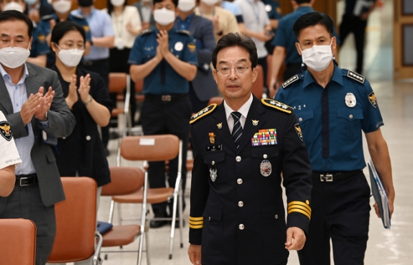 ▲ 최해영 경기남부지방경찰청장이 지난달 7일 수원시 장안구 경기남부지방경찰청에서 열린 취임식에 참석하고 있다. (사진=조병석 기자)