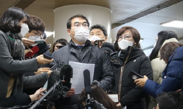 ▲ 양기대 국회의원(더불어민주당·광명을)이 지난 8일 서울중앙지법에서 일본군위안부 피해자들이 일본을 상대로 낸 손해배상소송에서 승소한 것에 대해 환영의 뜻을 밝히고 있다  (사진=양기대 국회의원 블로그 캡쳐)