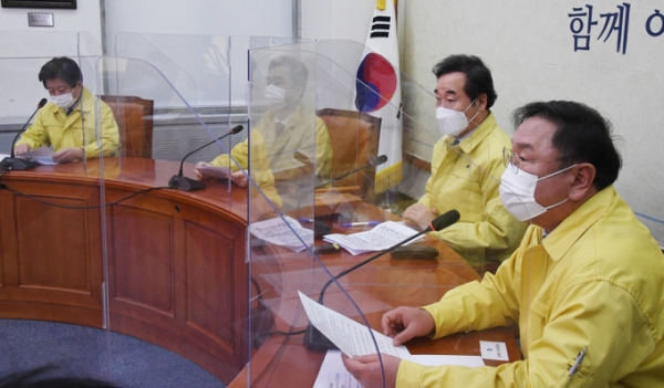 ▲ 3일 국회에서 열린 민주당 최고위원회의 모습. 사진= 연합뉴스