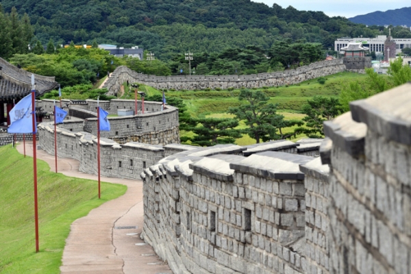 수원화성 외곽길. /사진=경기도청