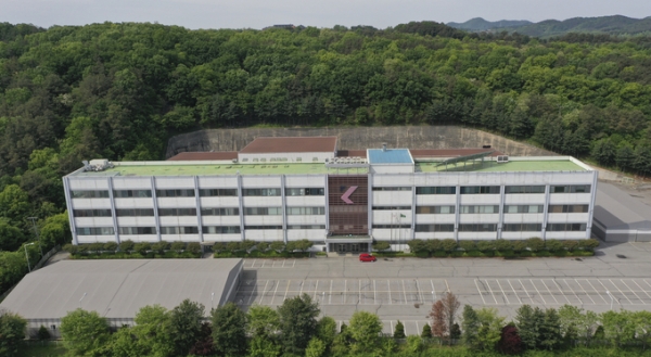▲ 마스턴투자운용이 용인시의 6번째 물류창고로 계획해 개발사업을 추진 중인 남사면의 구 금호전기 공장 전경 (사진=황준선 기자)