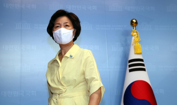 ▲ 에코 정치 공약 발표 마친 민주당 추미애 대선 예비후보 (사진 = 연합뉴스 제공)