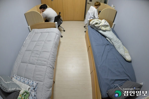 경기도 내 청소년들이 오랜 기간 머무를 수 있는 중장기쉼터가 부족해 갈 곳 없는 청소년들이 어려움을 겪고 있어 중장기쉼터를 확대해야 한다는 목소리가 나온다. 사진은 경기도 내 한 청소년중장기쉼터의 모습. 2021.9.6 /김도우기자