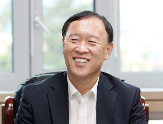 ▲ 김성기 가평군수. 김 군수는 3선 연임 제한에 걸려 내년 지방선거에 출마할 수 없다. (사진=가평군 제공)