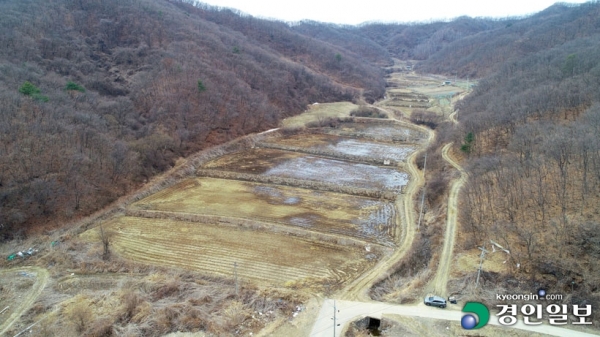 제3국립현충원(국립연천현충원)이 새 정부에서 주요 국정사업에 포함돼, 시업 추진에 속도가 붙을 것으로 전망되고 있다. 사진은 23일 연천군 신서면 대광리 507번지 일원 사업예정부지. 2022.3.23 /김금보기자