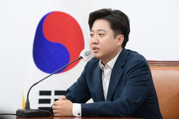 취임 1주년 기자간담회에서 발언하는 이준석 대표. /사진=연합뉴스 제공