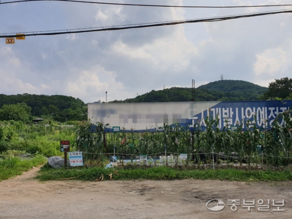 용인 신봉2지구 도시개발사업 구역인 용인시 수지구 신봉동 402-1 일원. 나규항기자