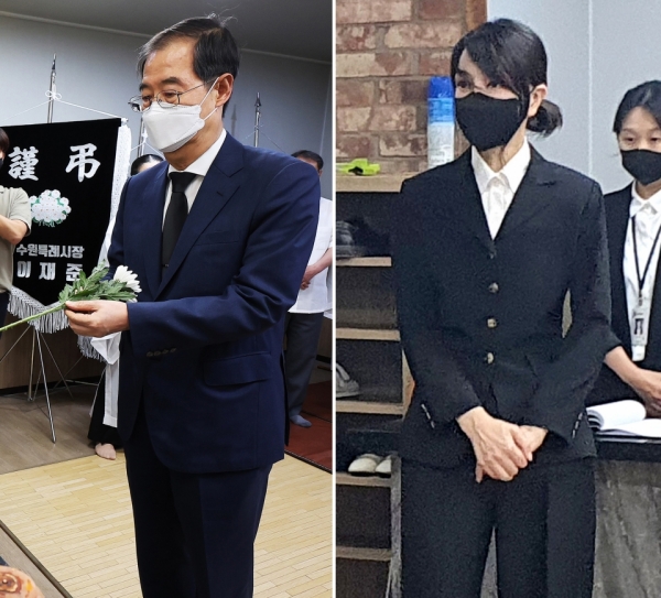 ▲ 25일 오후 수원시 권선구 중앙병원 장례식장에 마련된 '수원 세 모녀' 빈소를 찾은 한덕수(왼쪽) 국무총리와 김건희 여사가 조문을 하고 있다./박지혜 기자 pjh@incheonilbo.com·연합뉴스