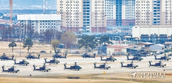 주한미군의 평택 이전을 앞두고 전문가들은 지역사회와 주한미군의 상생을 위해선 미군이전평택지원법을 개정해야 한다고 조언하고 있다. 사진은 평택시 팽성읍 캠프 험프리스. 경기일보DB