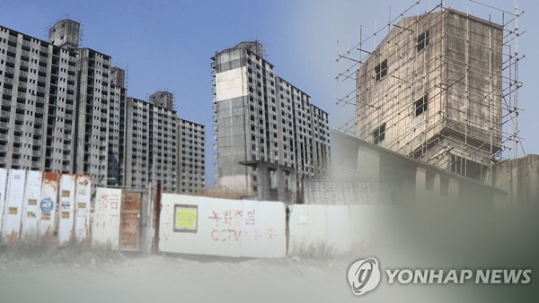 흉물로 방치 폐건물…대책마련 시급(CG) /사진 = 연합뉴스