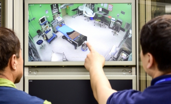 수술실 CCTV 모습 (위 사진은 아래의 본문 기사와 직접적인 관련이 없습니다)./인천일보DB