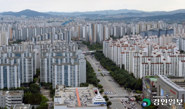 사진은 수원 영통지역 구축 아파트 밀집 단지. /경인일보DB