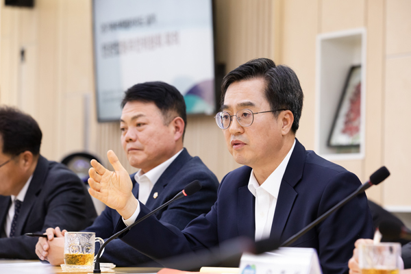 지난 22일 경기도청북부청사 상황실에서 열린 경기북부특별자치도 설치 민관합동추진위원회 회의에서 김동연 경기도지사가 인사말을 하고 있다./경기도 제공