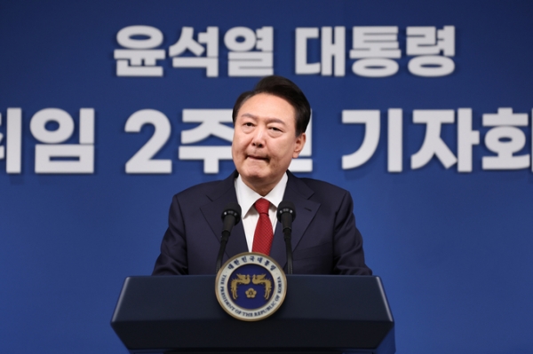 ▲ 윤석열 대통령이 9일 오전 서울 용산 대통령실 청사 브리핑실에 취임 2주년을 맞아 기자회견을 하고 있다. (사진=연합뉴스)