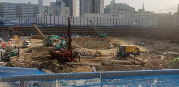 부천공업고등학교에서 '2023년 건설 뉴 마이스터 양성훈련'을 마친 학생들이 현장에 투입된 모습. /부천공업고등학교 제공