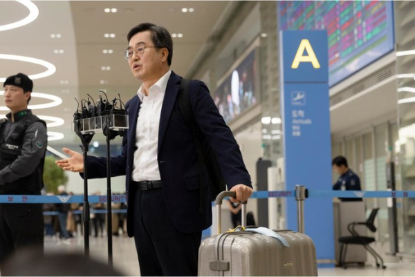 다보스포럼에 참석 후 귀국한 김동연 경기도지사가 지난 1월 24일 인천국제공항에서 관련 브리핑을 하고 있다. 사진=경기도